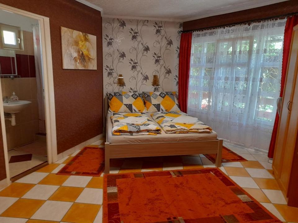 Gyoengyvirag Apartment Romhany Exterior photo